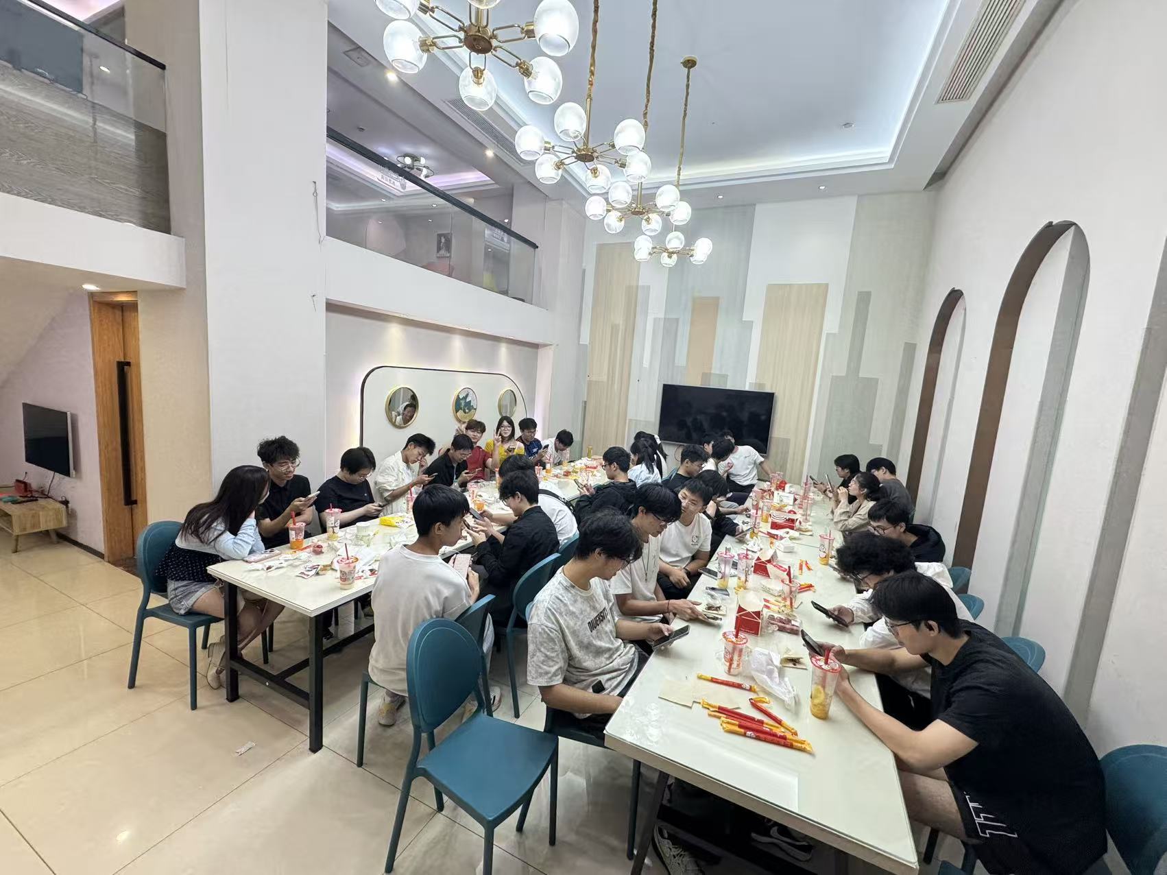 邮电印象团队团建聚餐现场